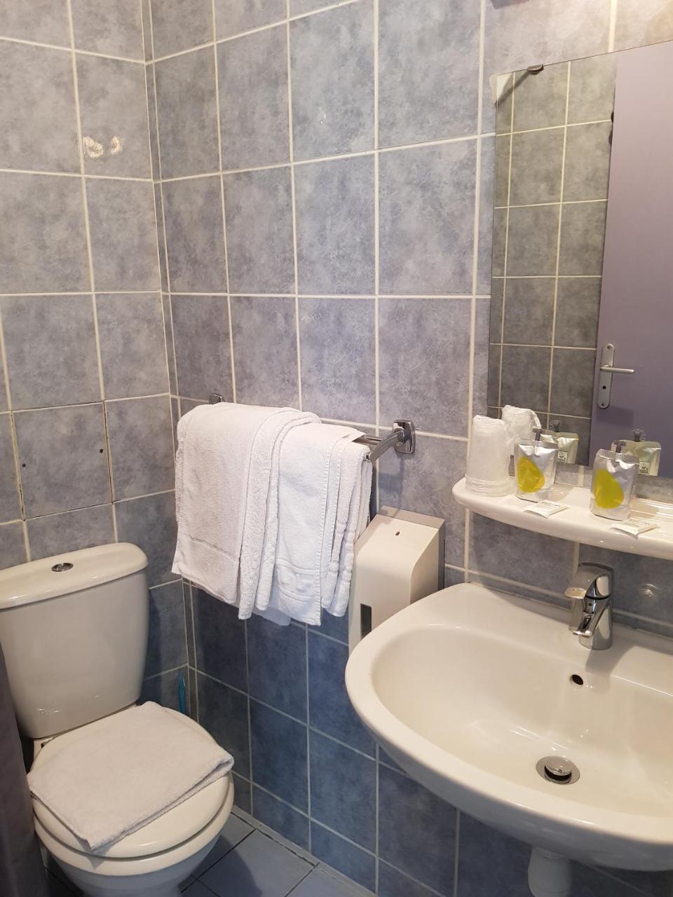 Hotel Le Saint-Hubert - Gare De Lyon Bastille باريس المظهر الخارجي الصورة