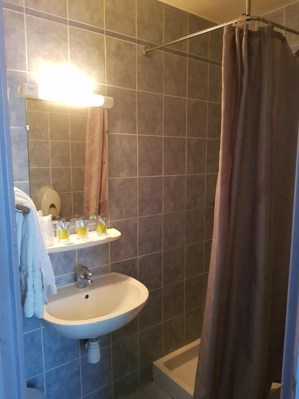 Hotel Le Saint-Hubert - Gare De Lyon Bastille باريس المظهر الخارجي الصورة
