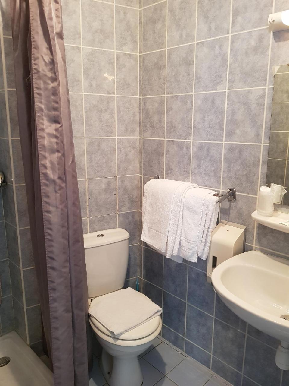 Hotel Le Saint-Hubert - Gare De Lyon Bastille باريس المظهر الخارجي الصورة
